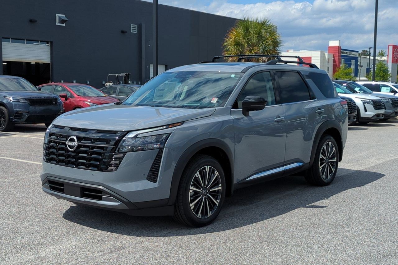 New 2026 Nissan Pathfinder Platinum FWD image 8