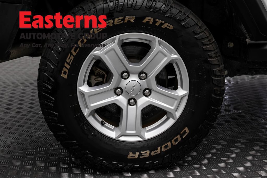 Used 2018 Jeep Wrangler Unlimited Sport S AWD/4WD image 29