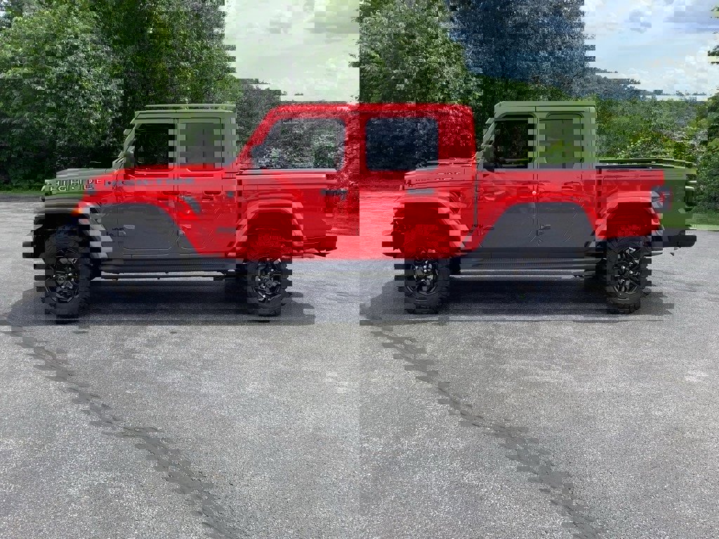 New 2025 Jeep Gladiator Sport image 7