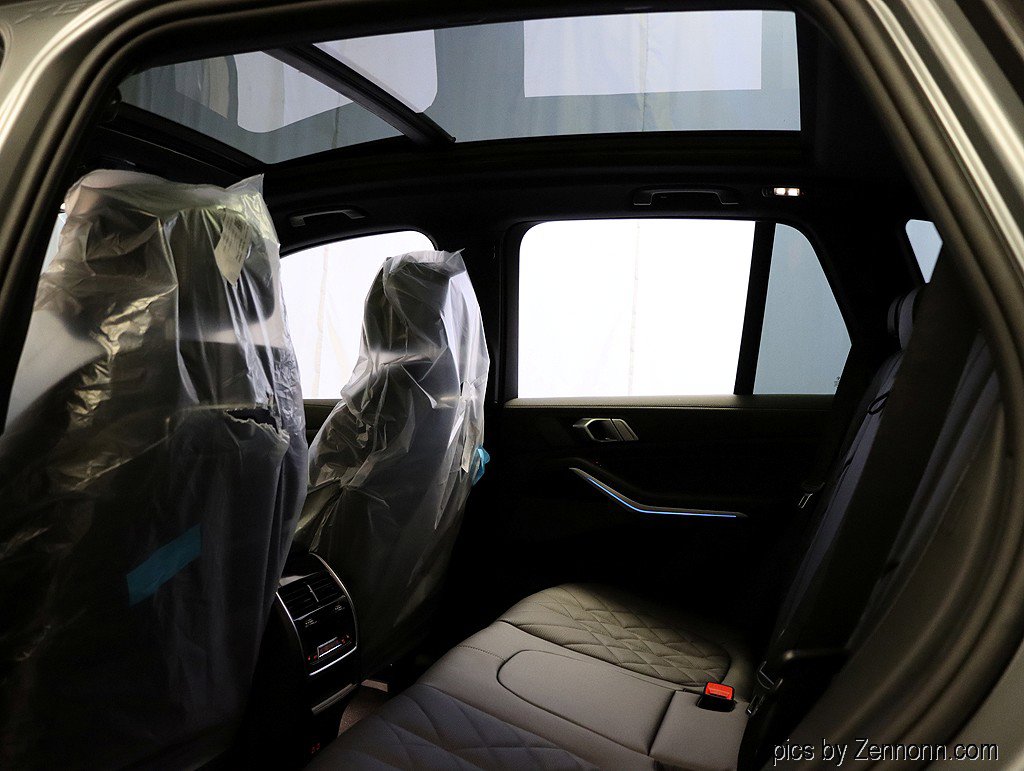 Used 2026 BMW X5 xDrive50e w/ M Sport Package image 14