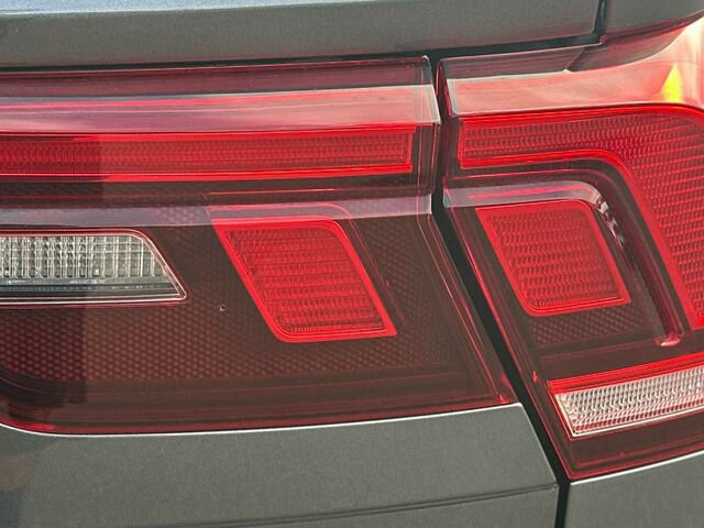 Used 2023 Volkswagen Tiguan SE R-Line FWD image 34