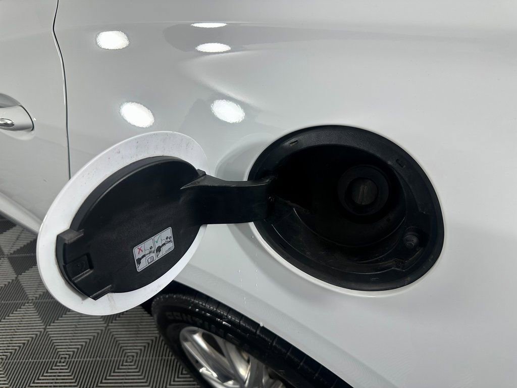 Used 2023 Buick Enclave Essence w/ Experience Buick Package AWD/4WD image 5