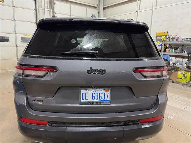 Certified 2024 Jeep Grand Cherokee L Altitude AWD/4WD image 6