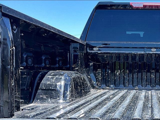 Used 2022 Chevrolet Silverado 1500 LT AWD/4WD image 29