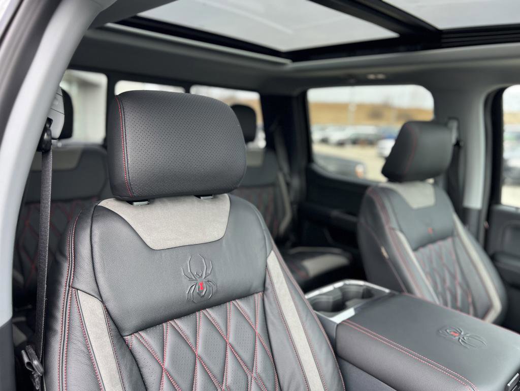 New 2026 Ford F250 Lariat w/ Black Appearance Package image 28