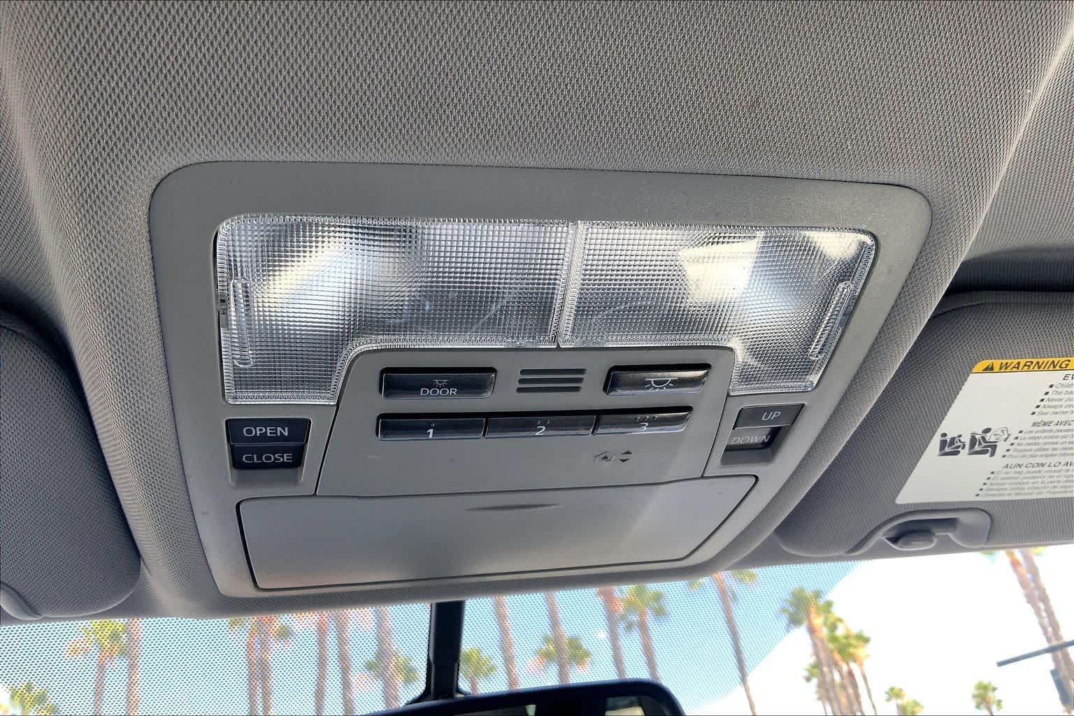 Used 2015 Toyota Highlander XLE FWD image 33