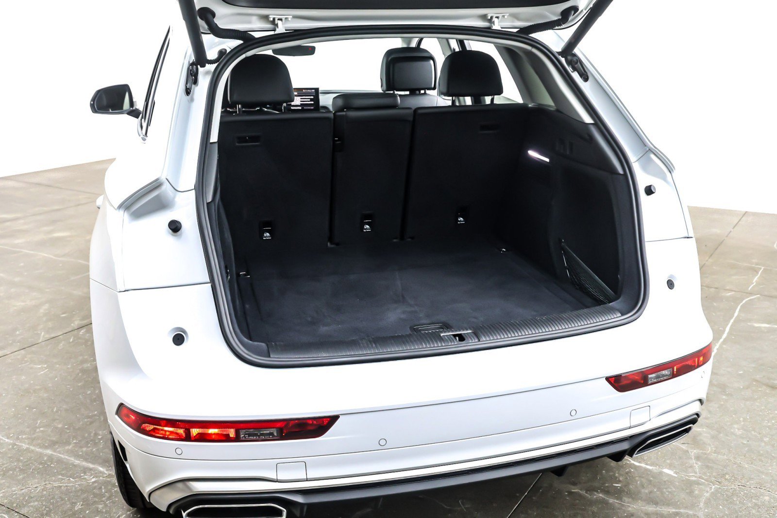 Used 2022 Audi Q5 2.0T Premium w/ Convenience Package image 22