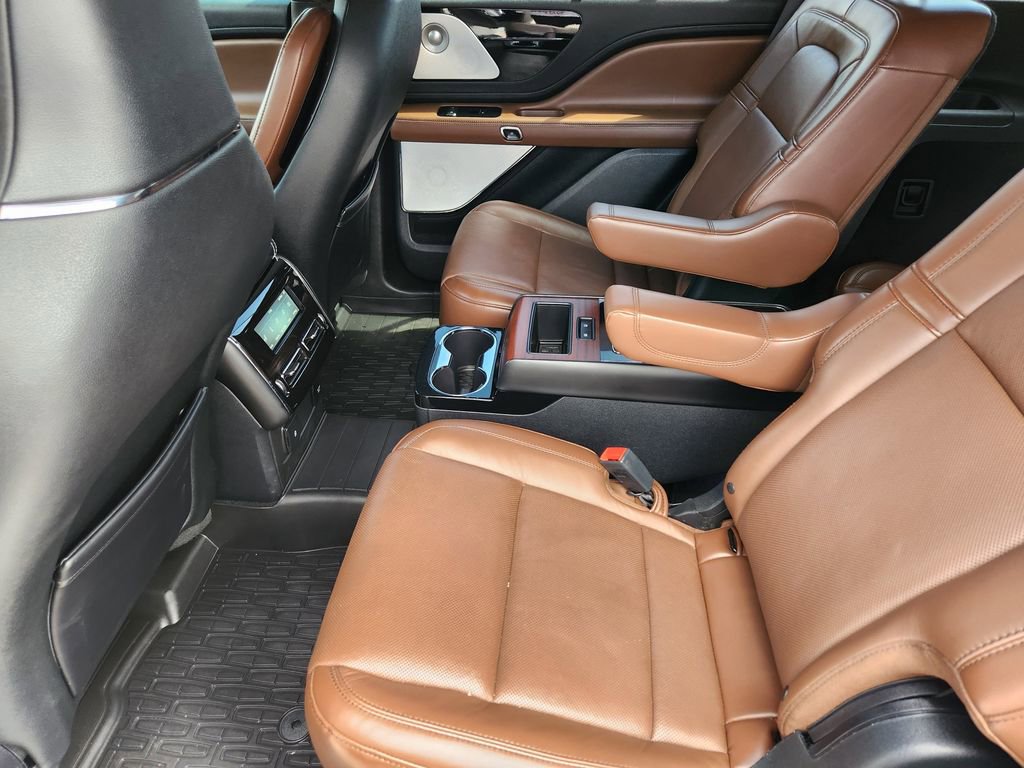 Used 2021 Lincoln Aviator Grand Touring w/ Equipment Group 302A AWD/4WD image 28