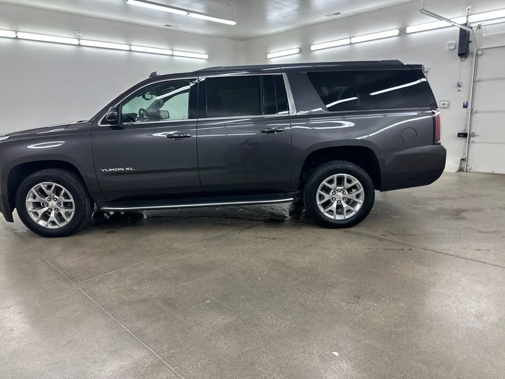Used 2017 GMC Yukon XL SLE w/ SLE Value Package RWD image 5