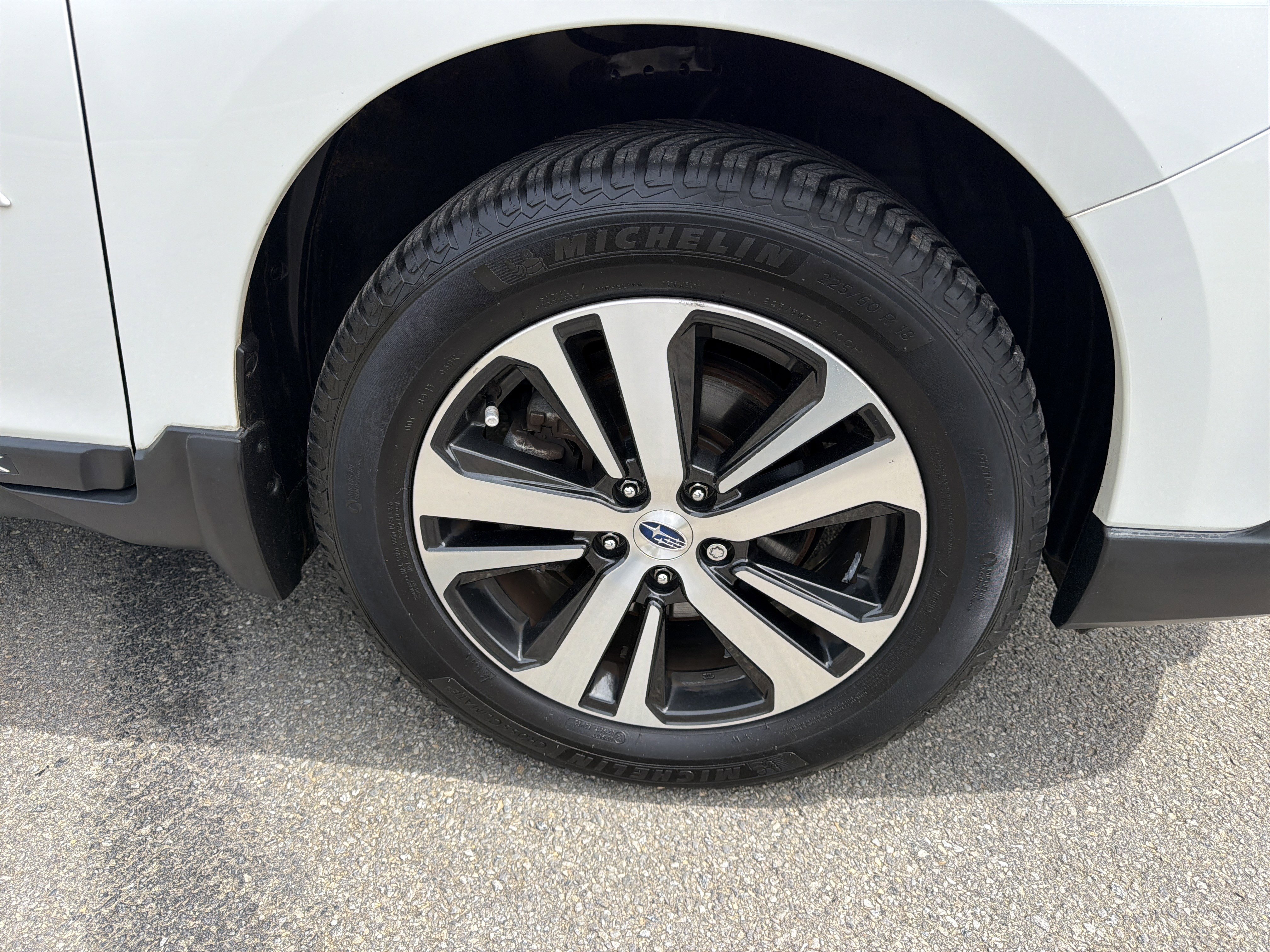 Used 2018 Subaru Outback 2.5i Limited AWD/4WD image 12