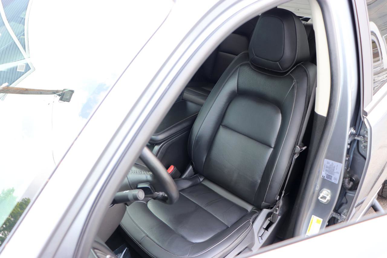 Used 2022 Chevrolet Colorado LT w/ LPO, Tonneau and Step Package AWD/4WD image 11