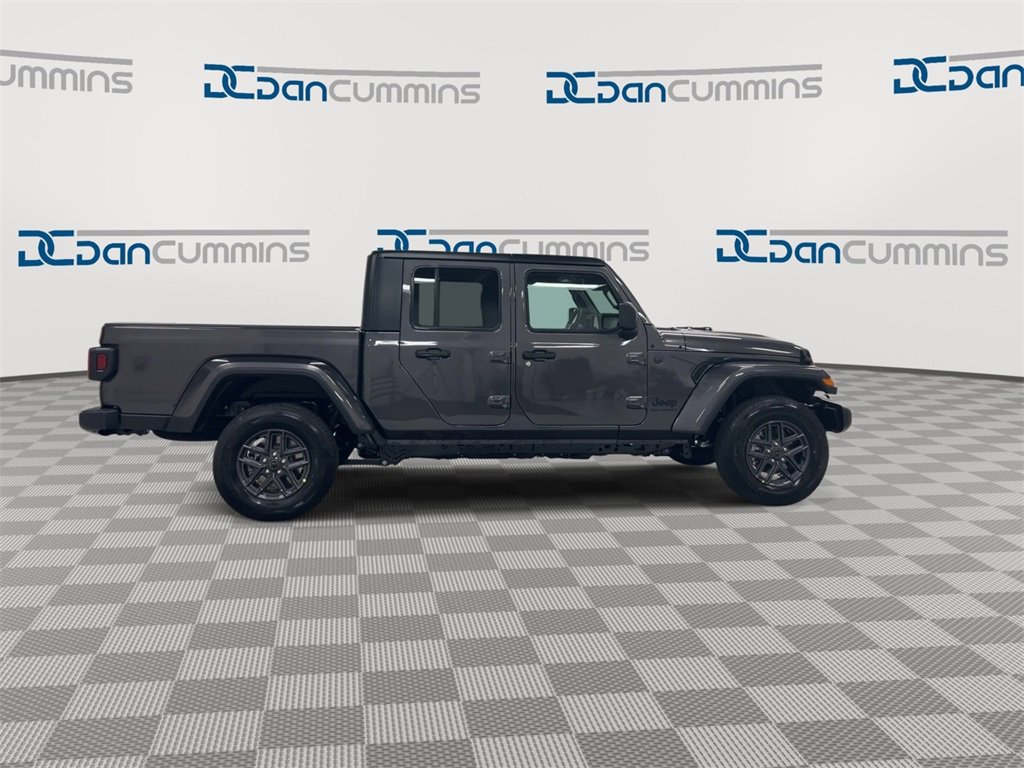 New 2026 Jeep Gladiator Sport image 9