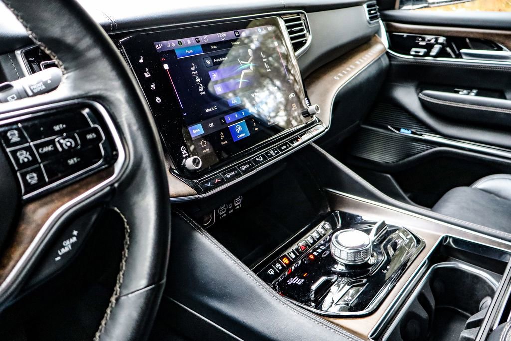 Used 2024 Jeep Grand Wagoneer L 4WD image 33