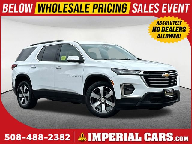 Used 2023 Chevrolet Traverse LT w/ LT Premium Package AWD/4WD image 1