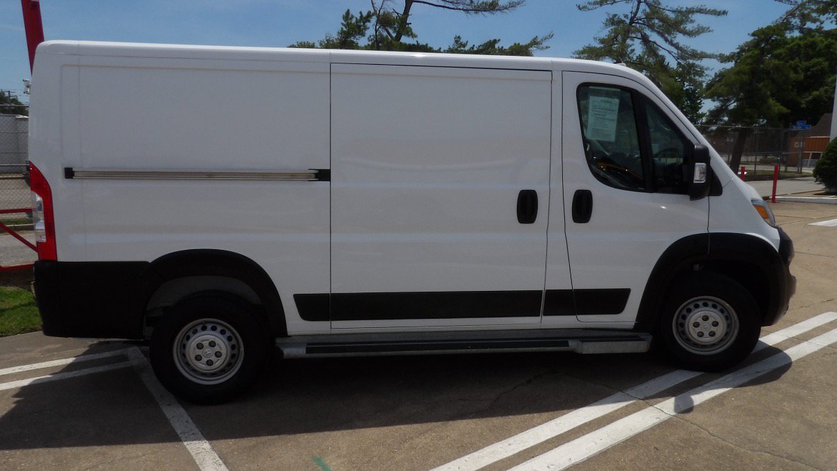 Used 2025 RAM ProMaster 2500 w/ U-Haul Equipment Group FWD image 3