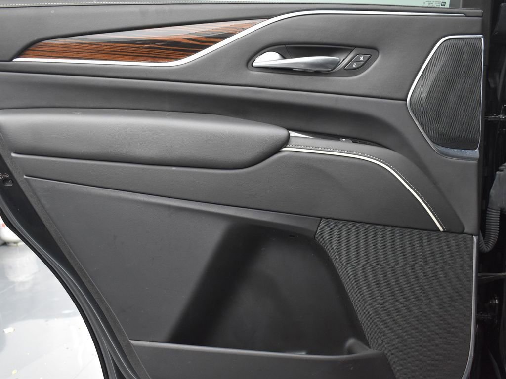 Used 2021 Cadillac Escalade Premium Luxury image 24