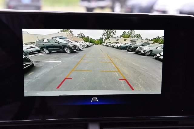Used 2024 Chevrolet Trax LT FWD image 11