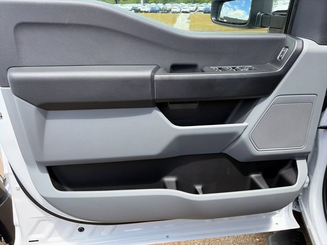 New 2026 Ford F550 4x4 Crew Cab image 13
