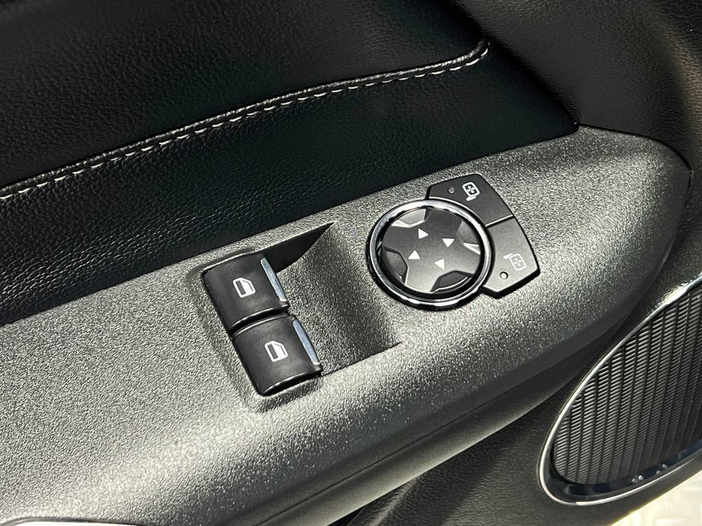 Used 2022 Ford Mustang Premium RWD image 15