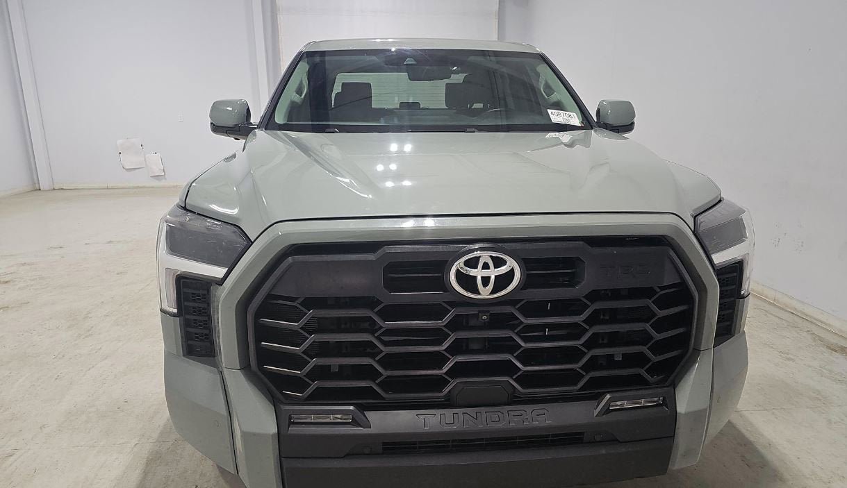 Used 2022 Toyota Tundra SR5 AWD/4WD image 2