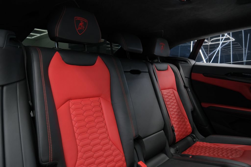 Used 2022 Lamborghini Urus AWD/4WD image 21