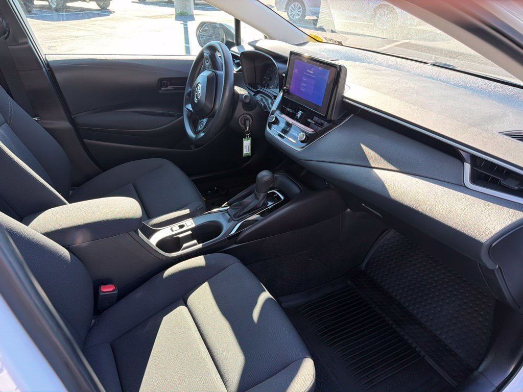 Certified 2025 Toyota Corolla LE FWD image 10