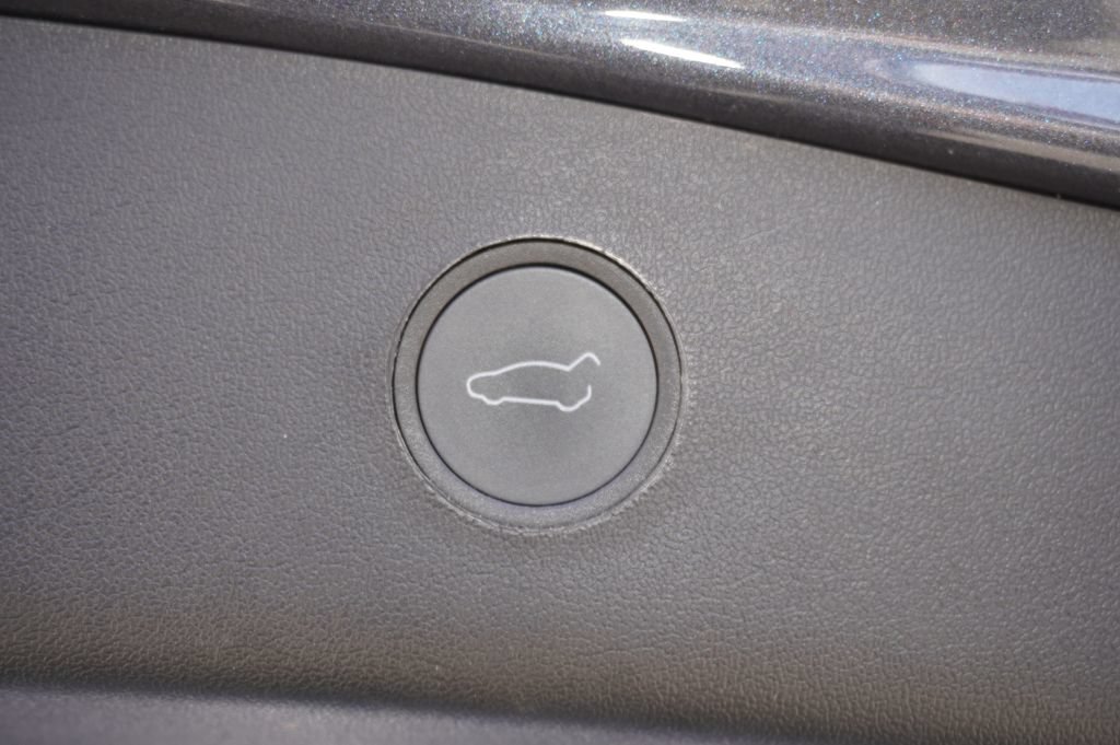 Used 2023 Tesla Model 3 Standard Range RWD image 9