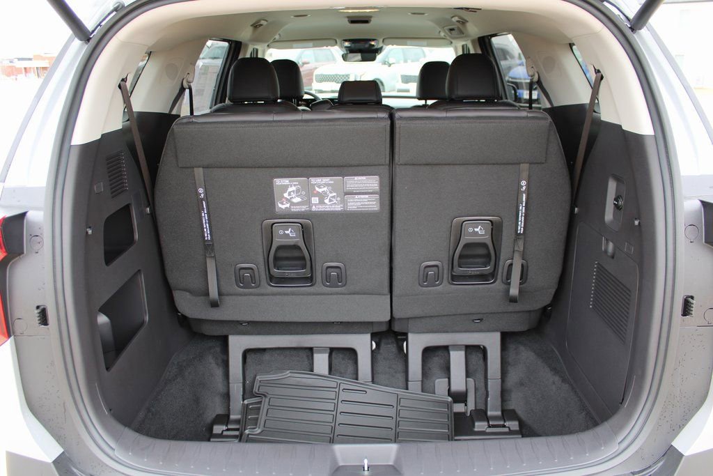 New 2026 Kia Carnival EX FWD image 15