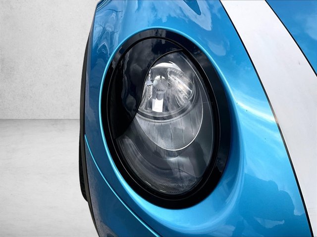 Used 2015 MINI Cooper 2-Door Hardtop FWD image 29