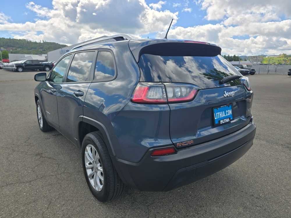 Used 2021 Jeep Cherokee Latitude FWD image 3