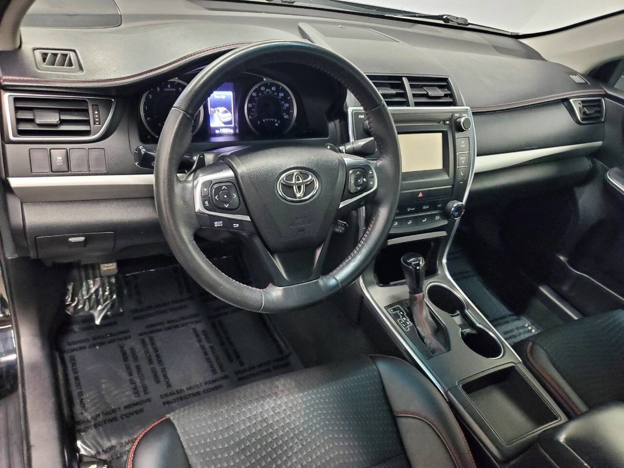 Used 2015 Toyota Camry SE FWD image 8