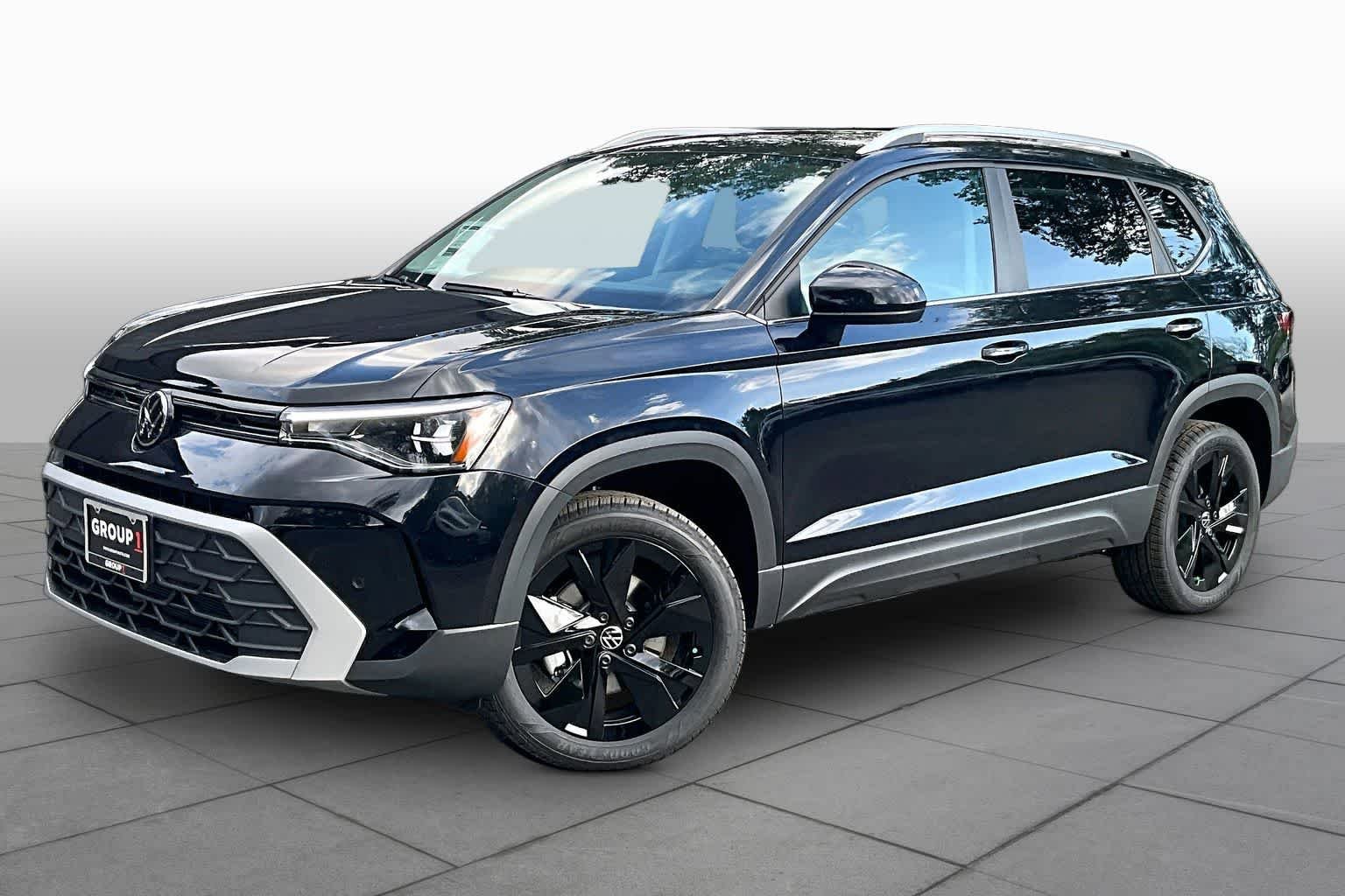 New 2026 Volkswagen Taos SE FWD image 1