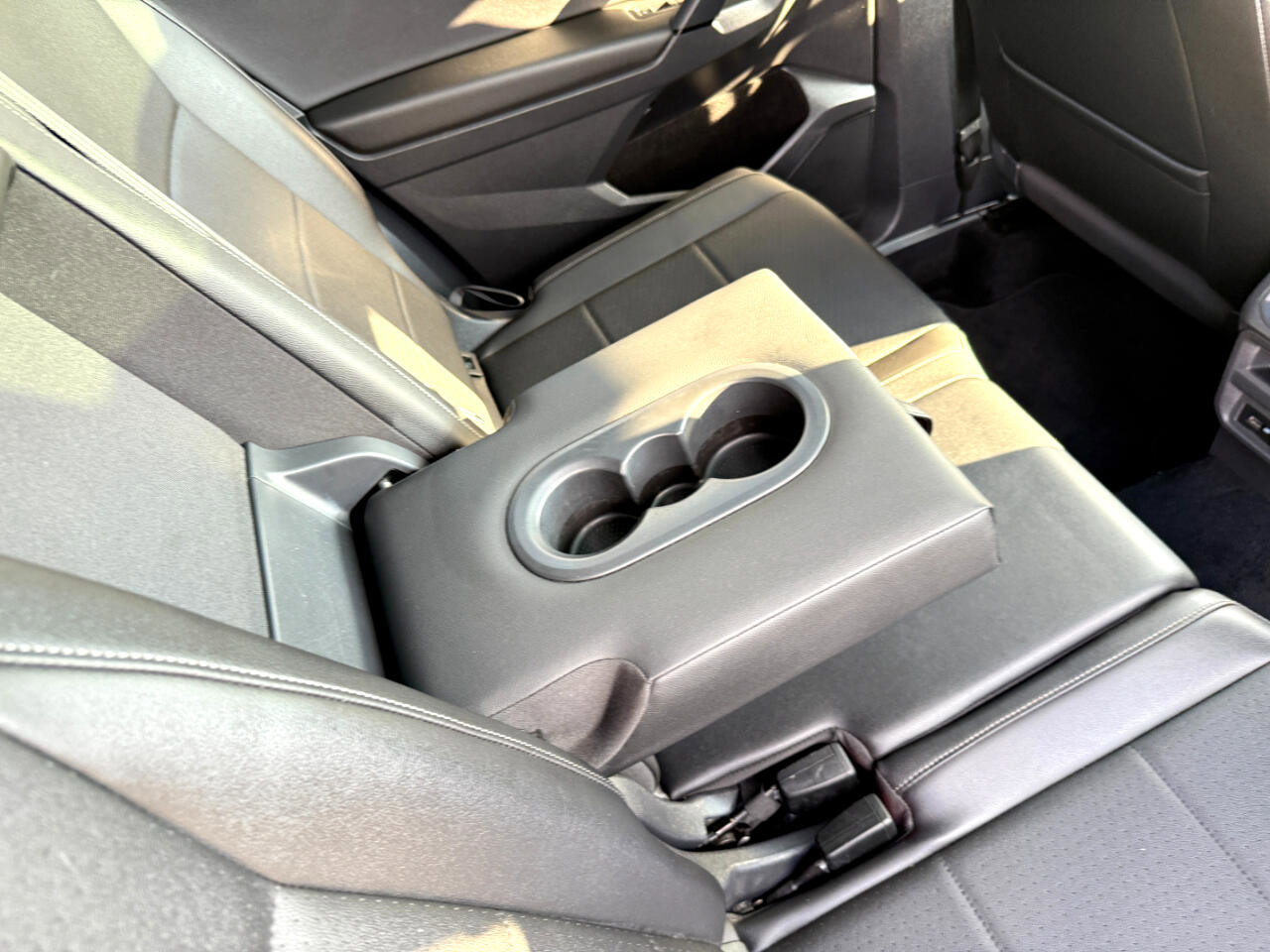 Used 2019 Volkswagen Tiguan SE w/ Panoramic Sunroof Package image 42