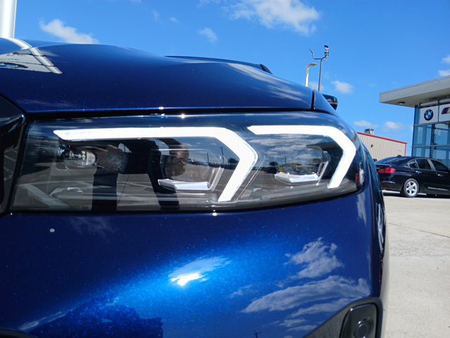 New 2026 BMW 330i Sedan w/ M Sport Package RWD image 4
