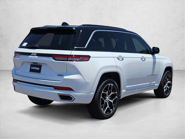 New 2025 Jeep Grand Cherokee Summit image 2