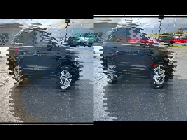 Used 2018 Audi Q3 2.0T Premium Plus w/ Premium Plus Package image 9