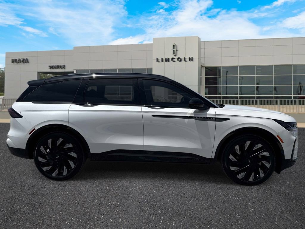 New 2026 Lincoln Nautilus Reserve w/ Jet Appearance Package AWD/4WD image 2