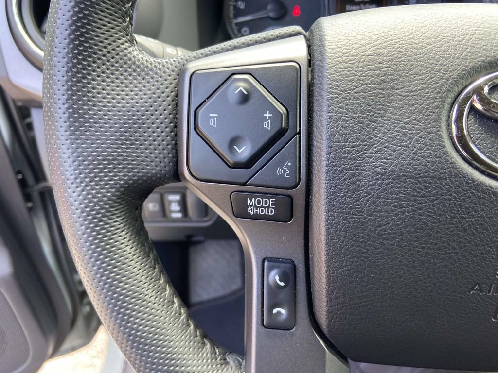 Used 2022 Toyota Tacoma TRD Sport w/ Technology Package RWD image 34