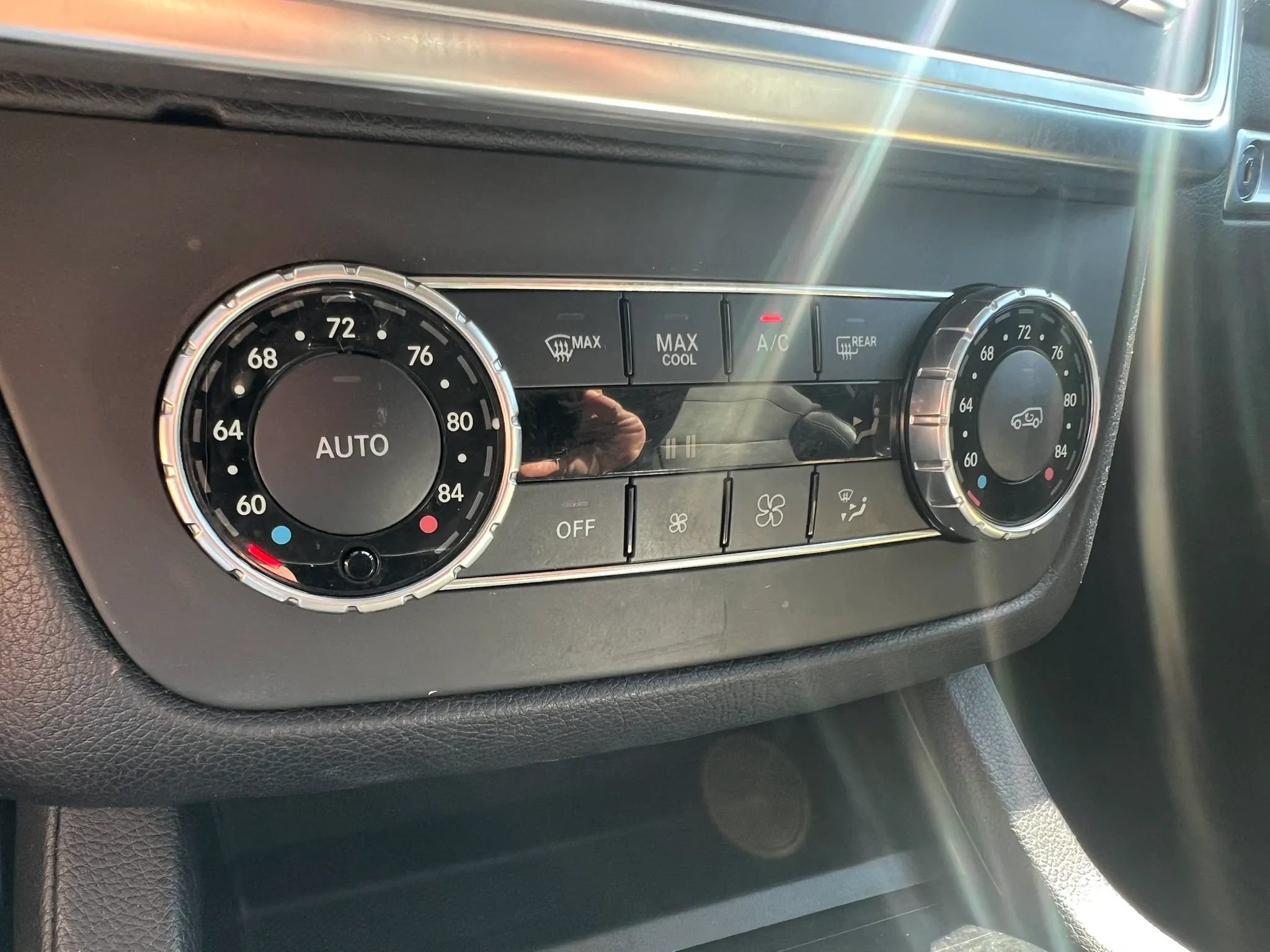 Used 2014 Mercedes-Benz GL 450 4MATIC w/ Lighting Package image 48