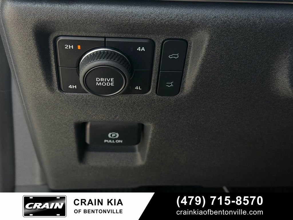 Used 2026 Ford Expedition Platinum w/ Stealth Performance Package AWD/4WD image 12