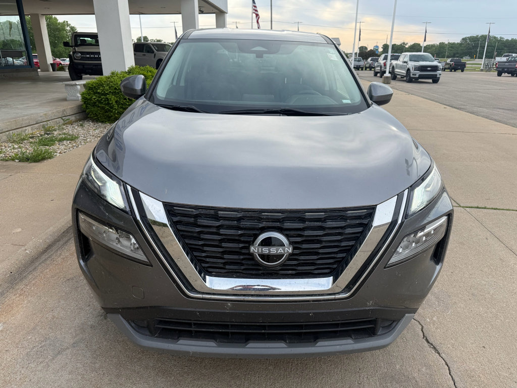 Used 2023 Nissan Rogue SV FWD image 3