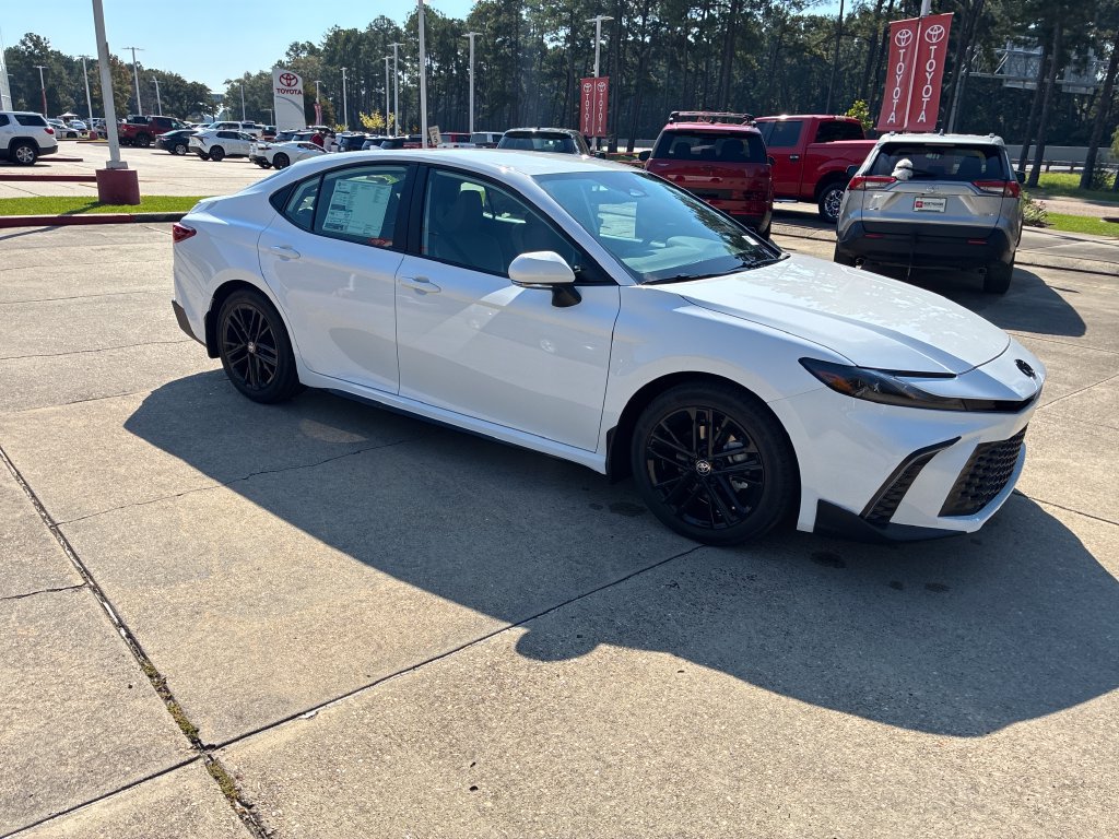 New 2026 Toyota Camry SE FWD image 9
