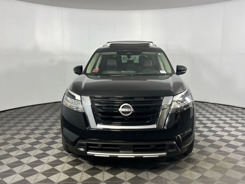 Used 2023 Nissan Pathfinder Platinum w/ Cargo Package image 9