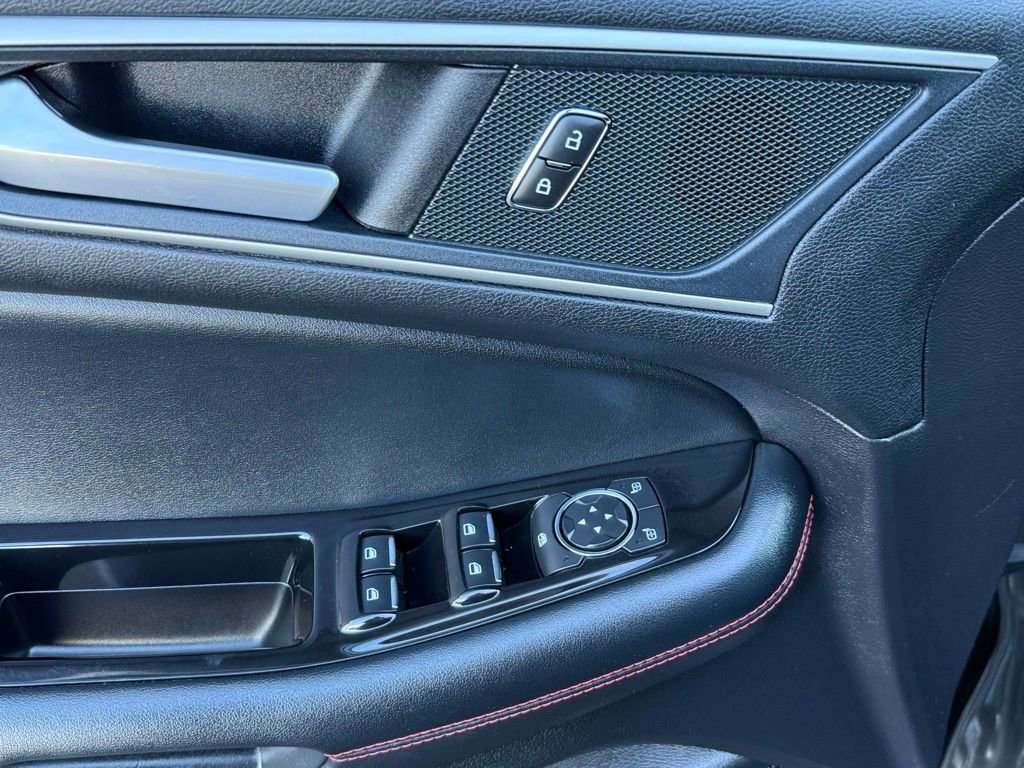 Used 2020 Ford Edge ST-Line FWD image 13