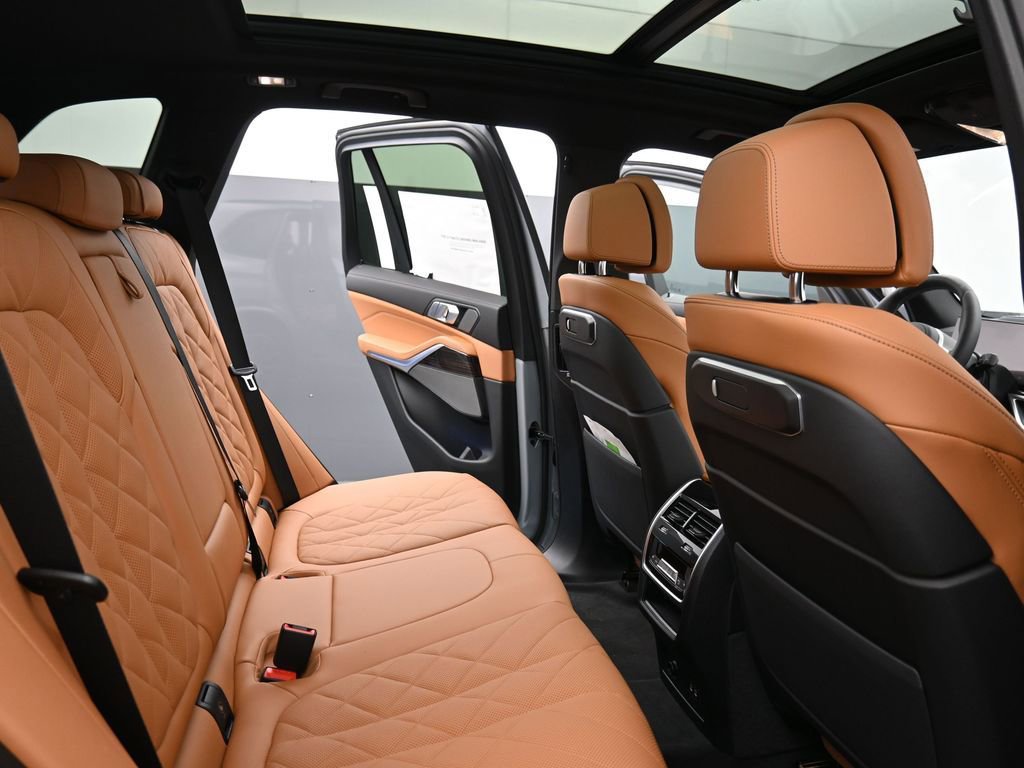 New 2026 BMW X5 M60i w/ Climate Comfort Package image 17