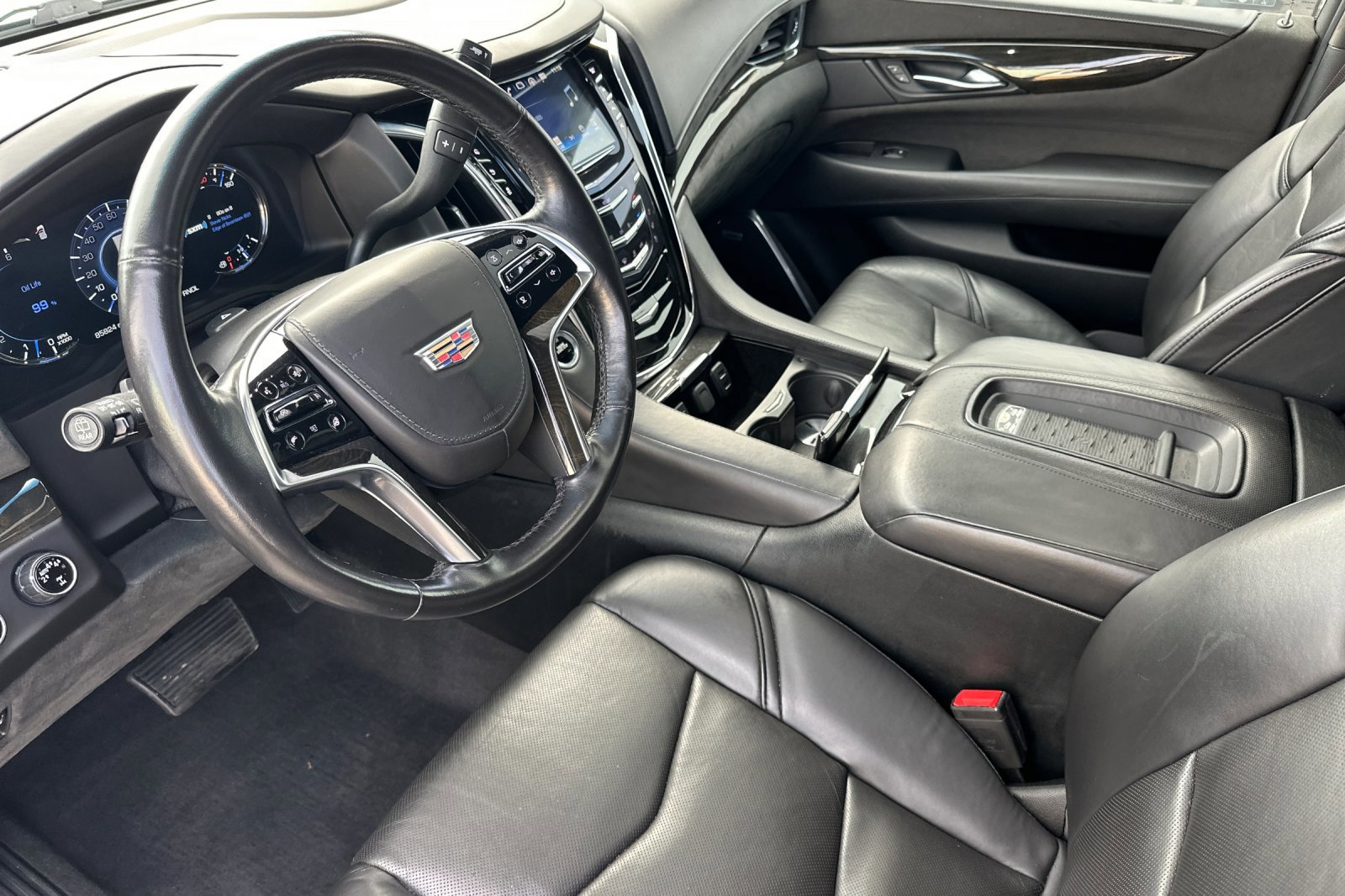 Used 2017 Cadillac Escalade Platinum image 10