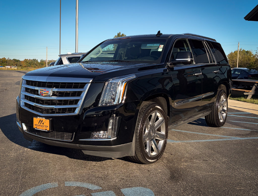 Used 2017 Cadillac Escalade Premium Luxury AWD/4WD image 22