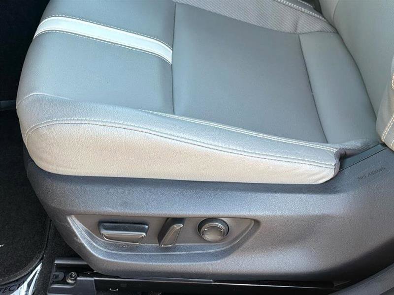 Used 2025 Toyota Camry SE image 16