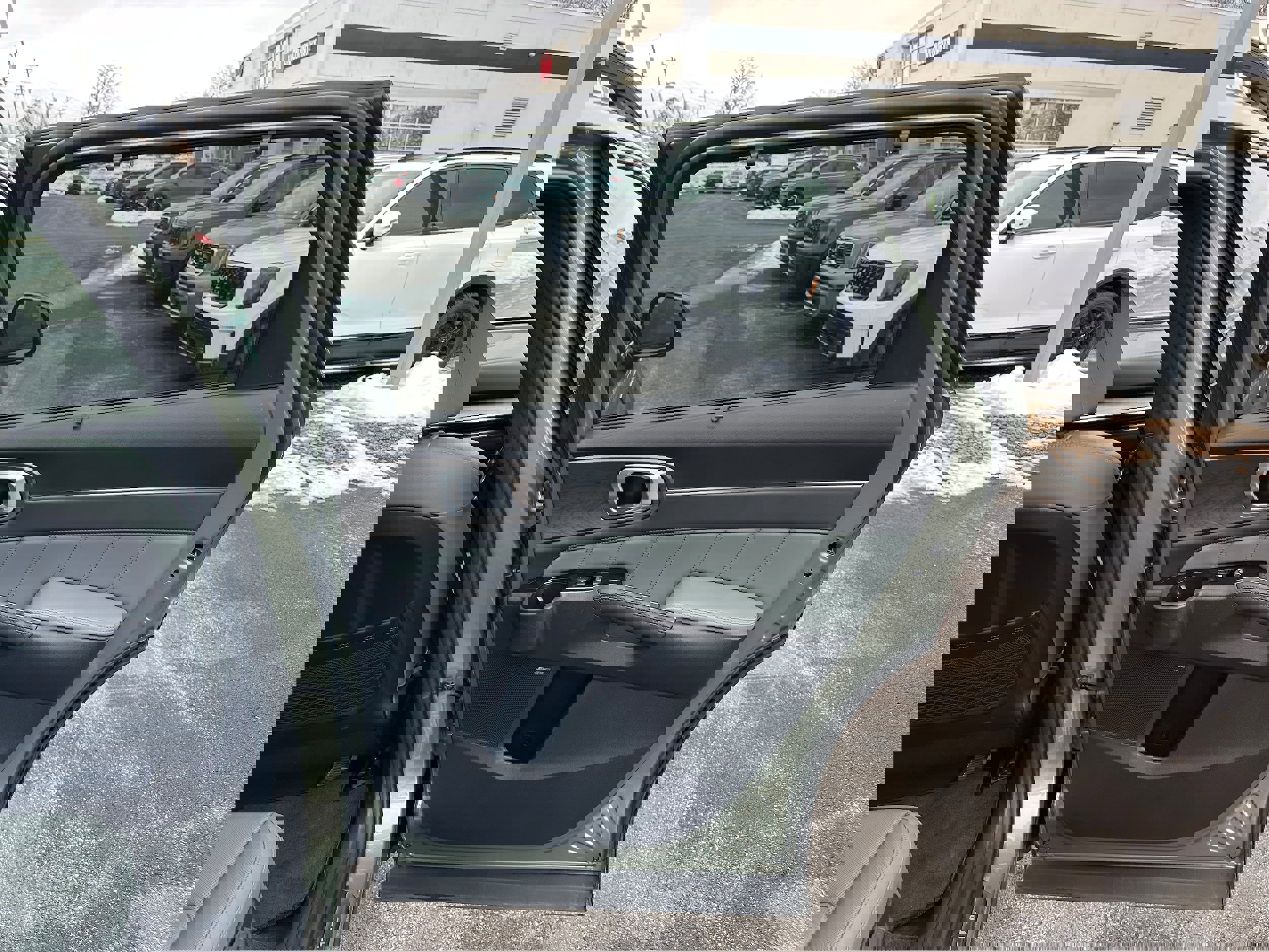 Used 2025 Kia Sorento SX Prestige w/ Sage Leather Package image 25