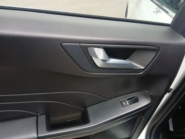 Certified 2022 Ford Escape Titanium w/ Class II Trailer Tow Package image 44